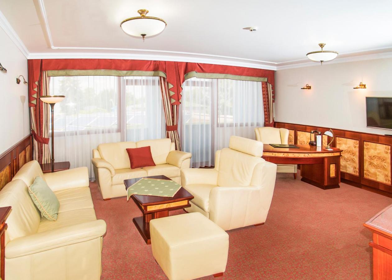 Hotel Silver Hajdúszoboszló Eksteriør billede