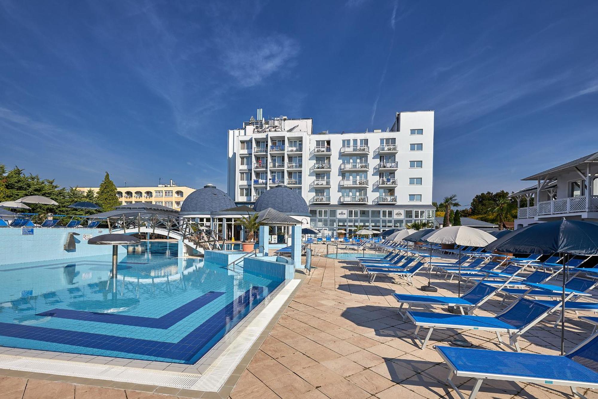 Hotel Silver Hajdúszoboszló Eksteriør billede